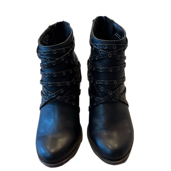 Fergalicious Fergie Windy Black Heeled Ankle Boots Studded Nice Condition 7.5M - Picture 4 of 7